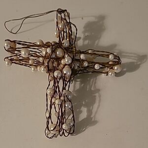 Elegant Pearl-Embellished Wire Cross Ornament